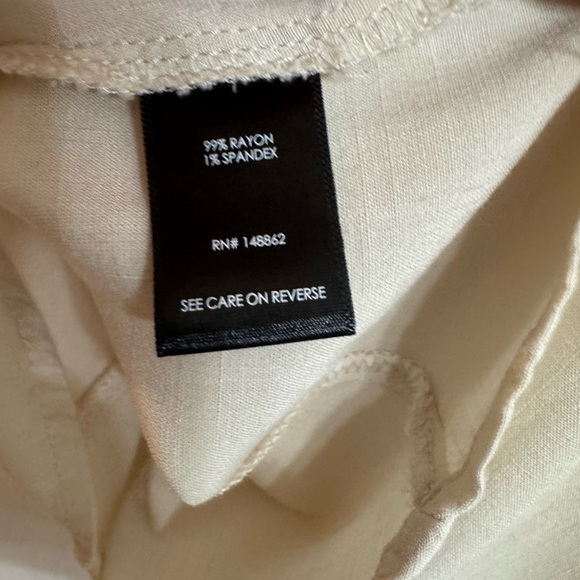 Torrid Short-Sleeved Beige Blouse (99% Rayon) - Picture 4 of 5